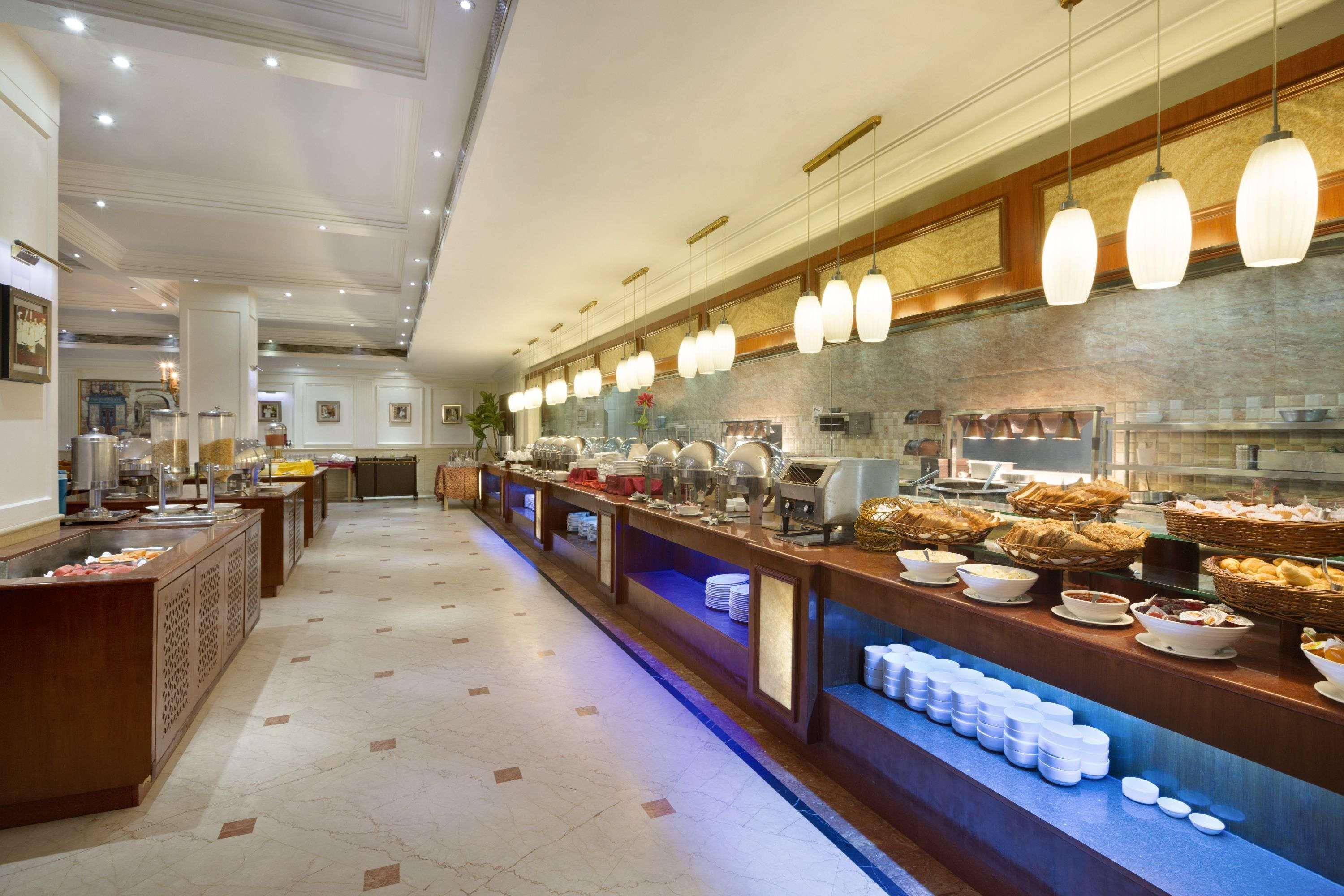 Hotel Ramada By Wyndham Amritsar Esterno foto