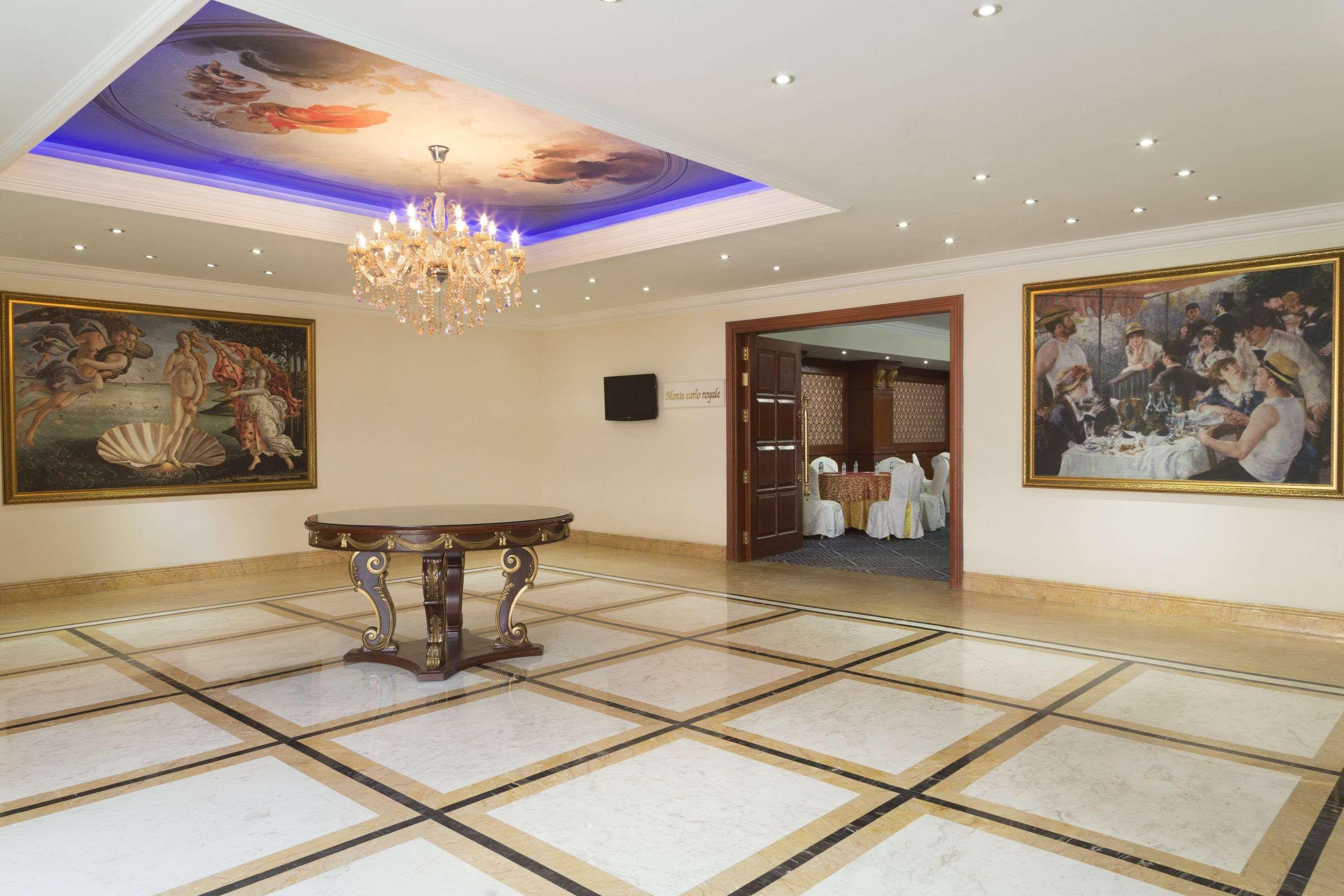 Hotel Ramada By Wyndham Amritsar Esterno foto
