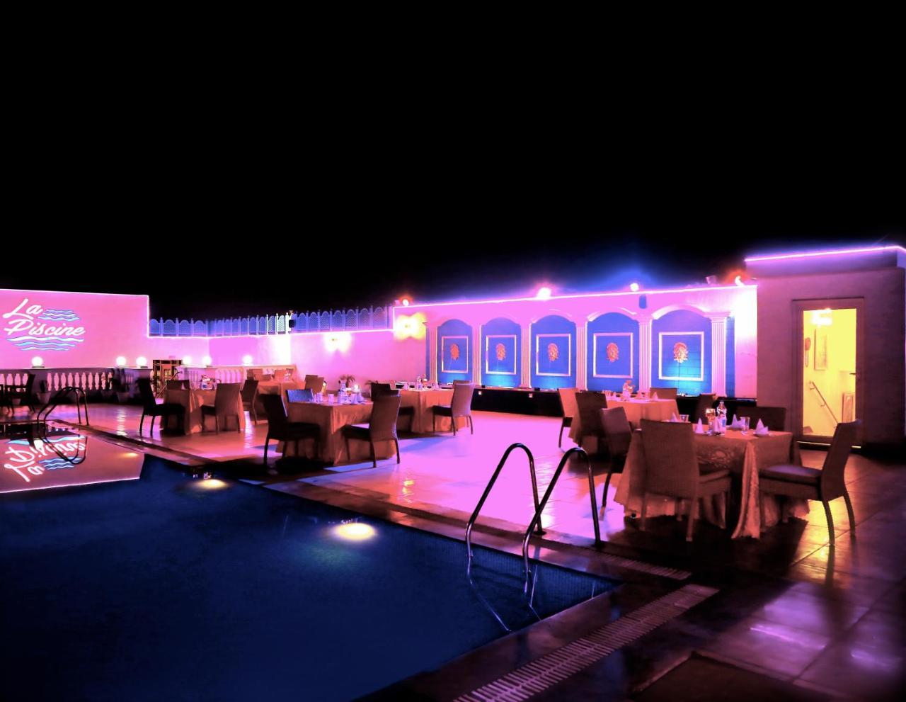 Hotel Ramada By Wyndham Amritsar Esterno foto