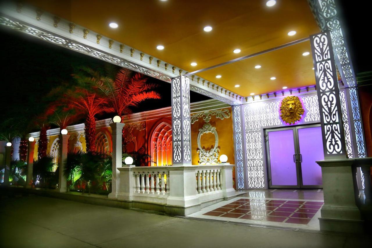 Hotel Ramada By Wyndham Amritsar Esterno foto